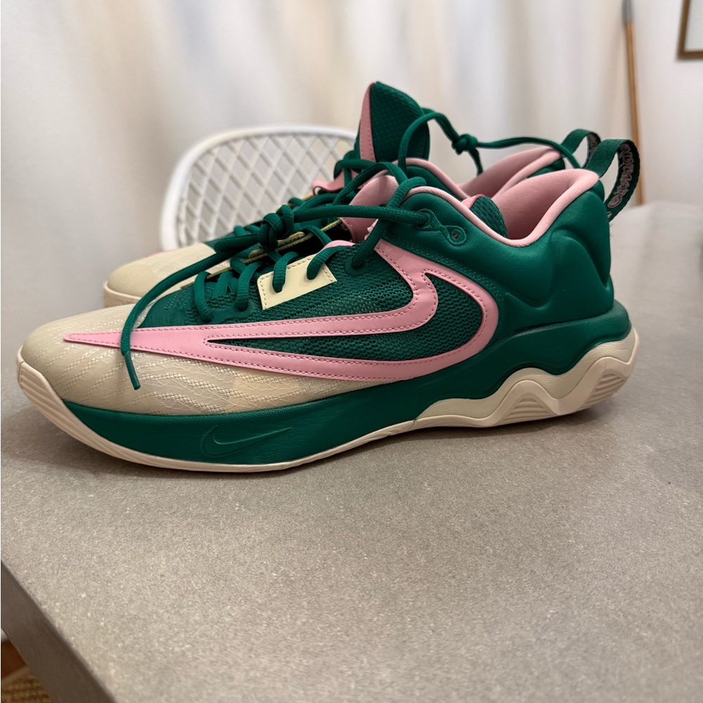 Stylish Green and Pink mens Sneakers